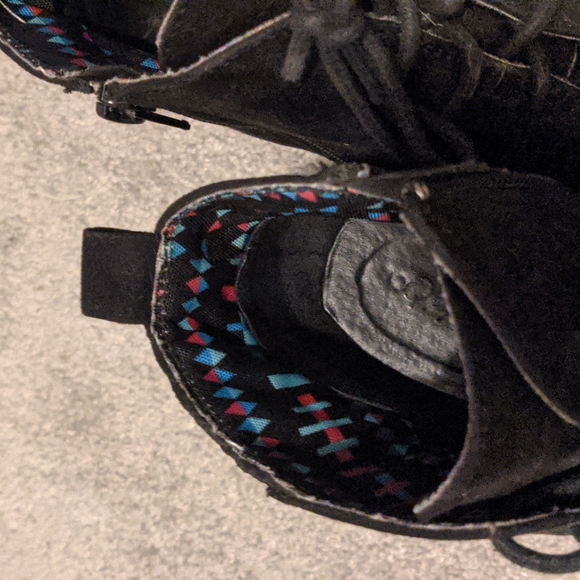 Black heeled booties - Picture 4 of 5